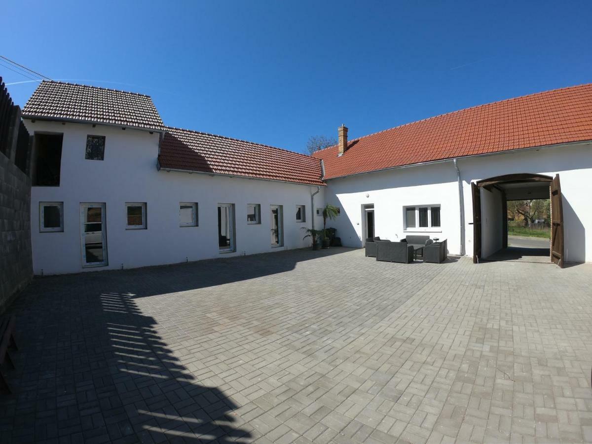 Moravske Toskansko Stavesice Extérieur photo